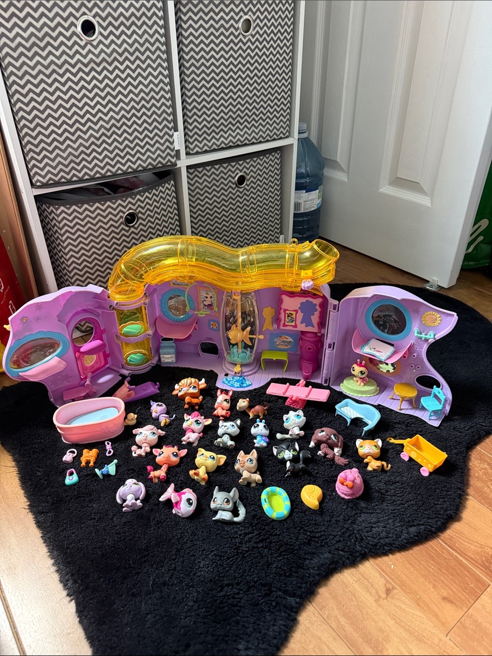 Big lot of LPS with house